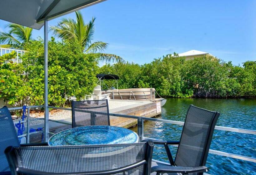 بانگلوی لوکس, Aqua Lodges At Coconut Cay Rv And Marina