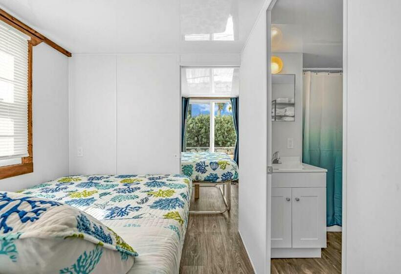بانگلوی لوکس, Aqua Lodges At Coconut Cay Rv And Marina