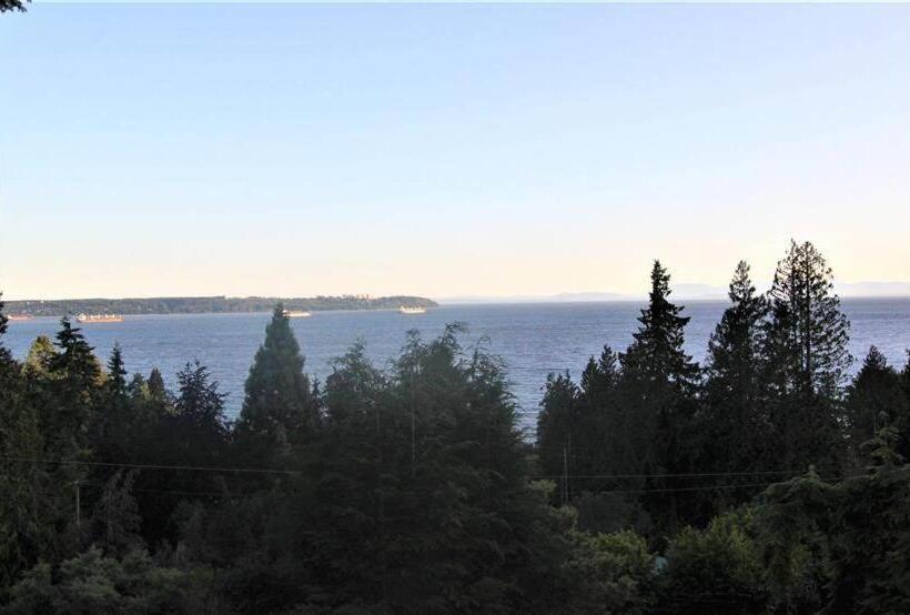 Люкс Superior Вид на Море, Vancouver Sea View Palace Inn