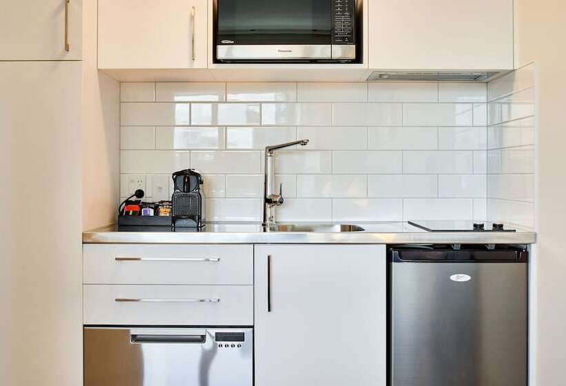 Апартаменты 2 Спальни, Sojourn Apartment Hotel   Ghuznee