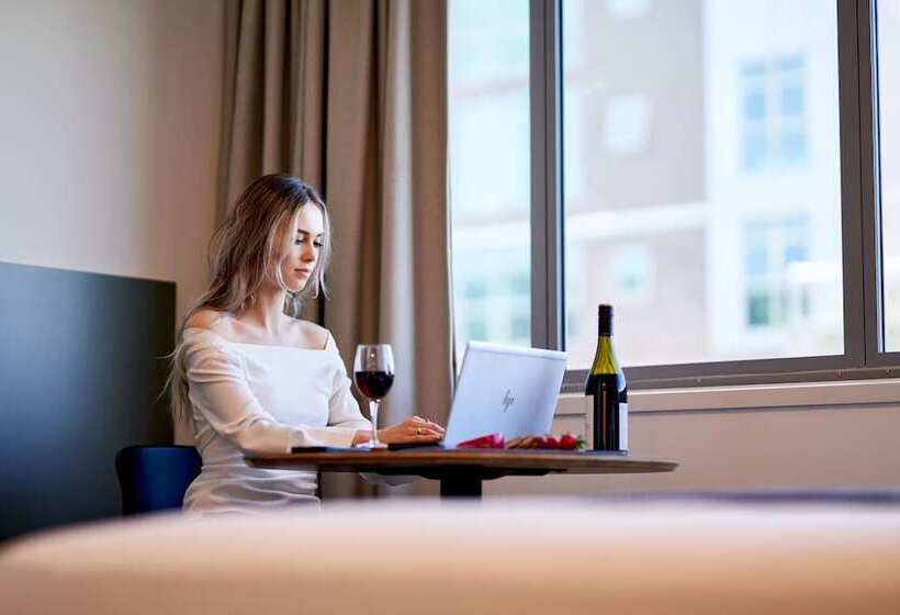 Апартаменты 2 Спальни, Sojourn Apartment Hotel   Ghuznee
