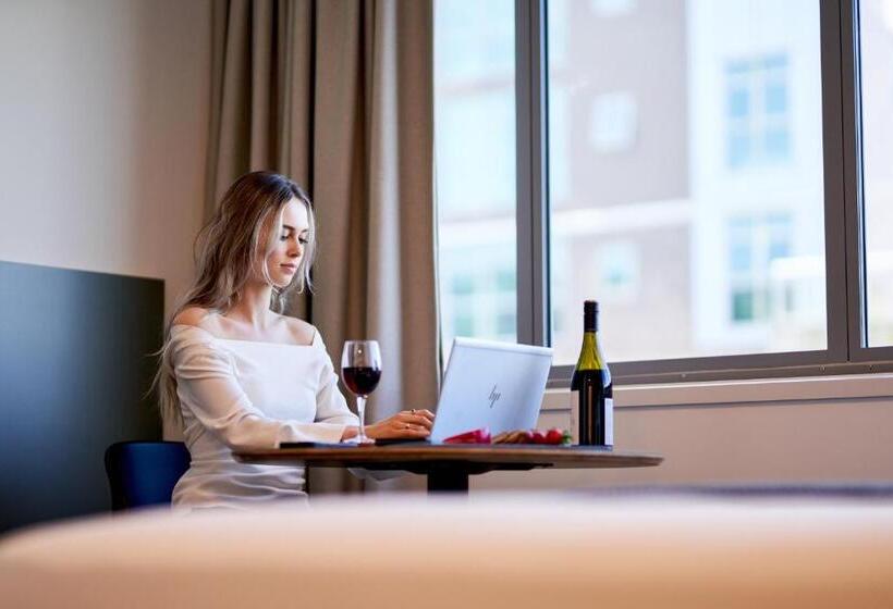 Студия Deluxe, Sojourn Apartment Hotel   Ghuznee