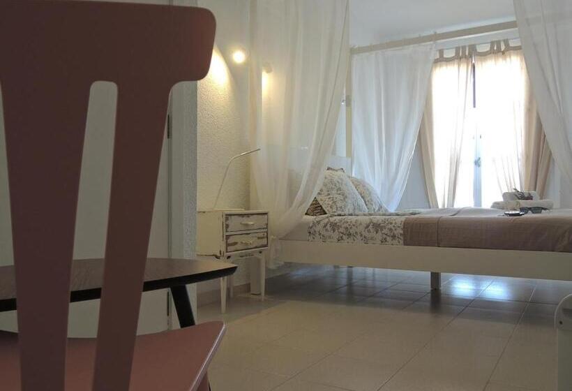 חדר סטנדרט עם מרפסת, Bella Colina I Vintage Hotel 1953