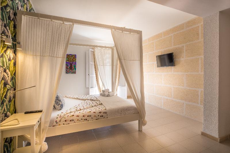 חדר סטנדרט נוף לים עם מרפסת, Bella Colina I Vintage Hotel 1953