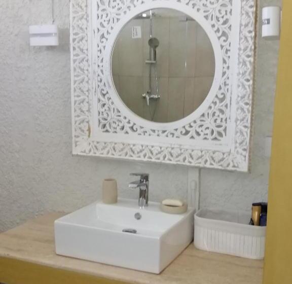 اتاق لوکس, Chillpill Guest House