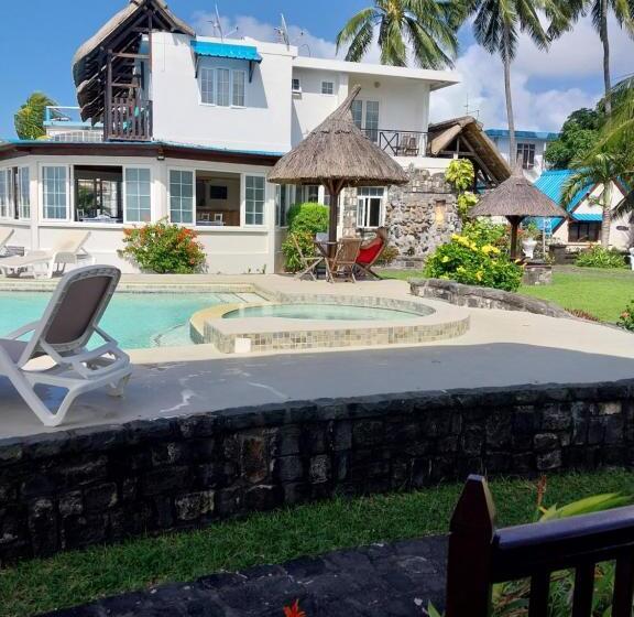 اتاق استاندارد با چشم‌انداز استخر, Chillpill Guest House