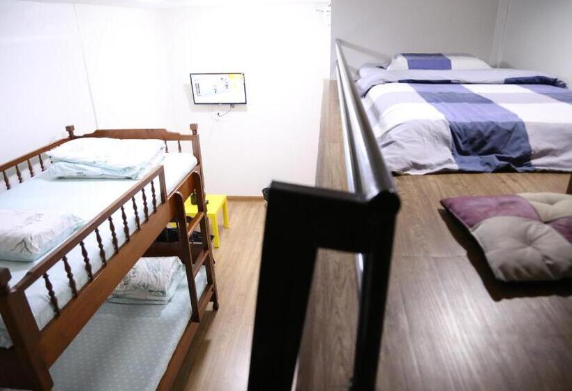 Quarto Triplo Estandar, G9 Bangkok