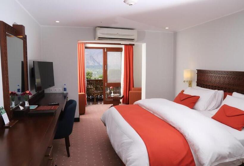 اتاق لوکس با تخت بزرگ, Gilgit Serena