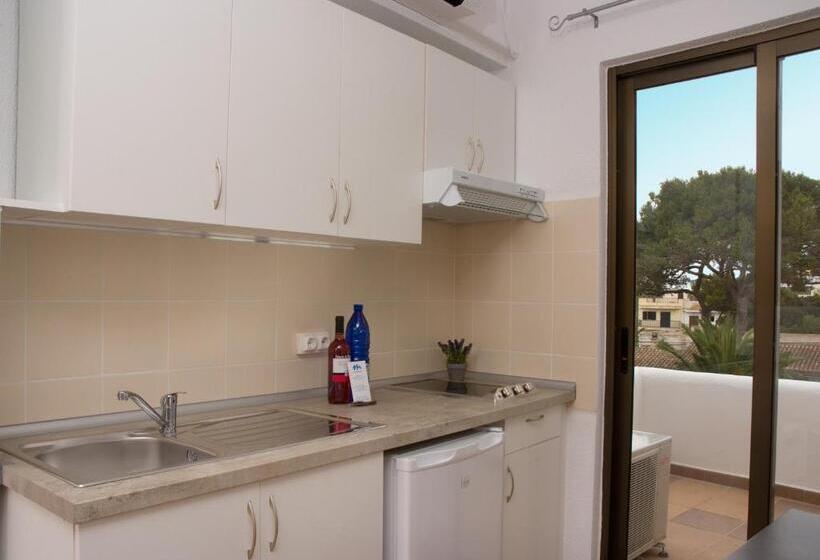 Студия Стандарт, Marblau Hostal