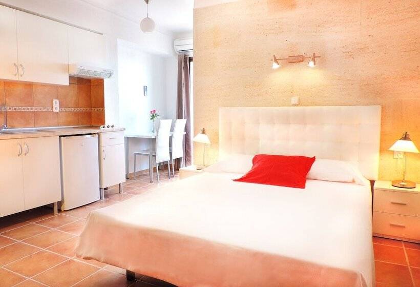 Студия Стандарт, Marblau Hostal