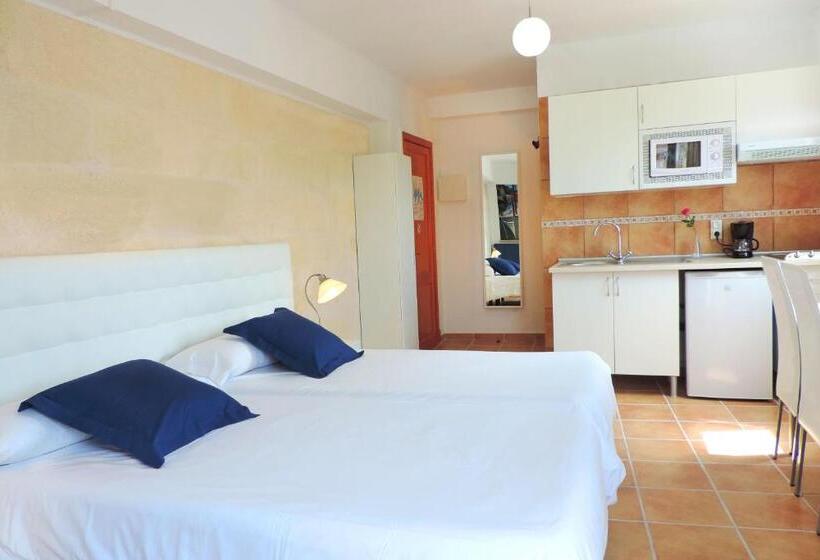 Студия Стандарт, Marblau Hostal