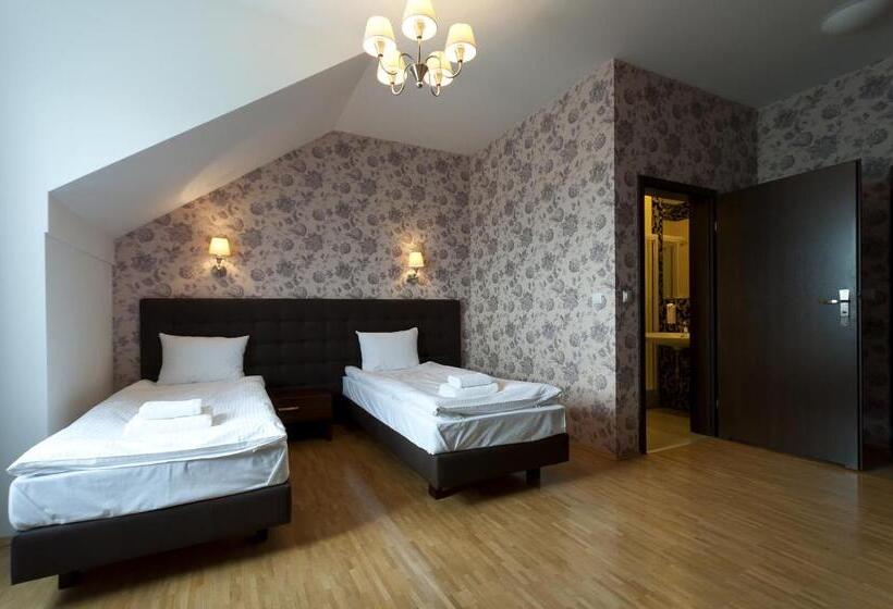 Трехместный Номер Классика, Oriza