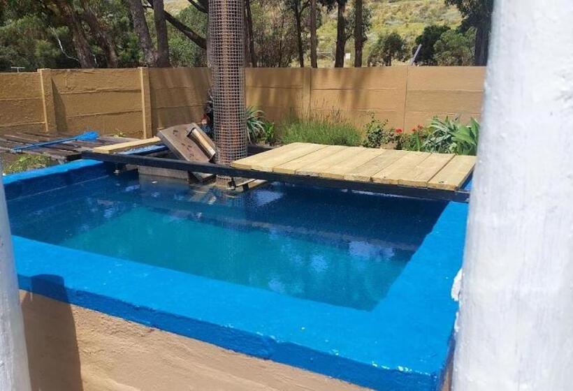 Семейный Номер, 11 Mountain Stream Hot Tub Self Catering