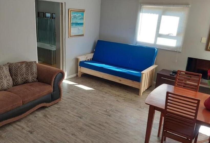 Семейный Номер, 11 Mountain Stream Hot Tub Self Catering