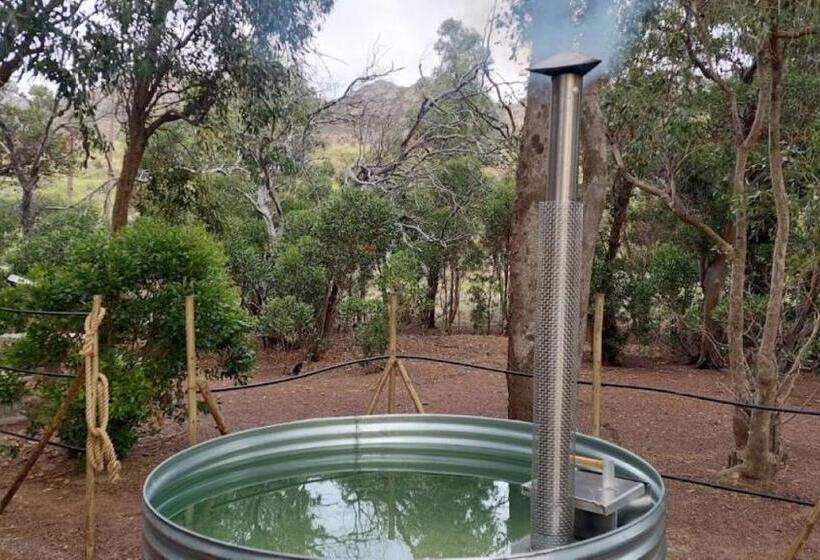 Четырехместный Номер Стандарт, 11 Mountain Stream Hot Tub Self Catering