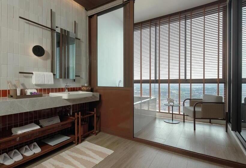 استودیوی استاندارد, Ad Lib Hotel Khon Kaen