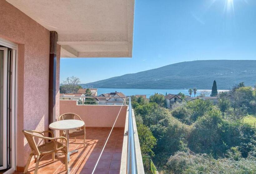 1 Bedroom Deluxe Apartment Sea View, Garni Hotel Milica