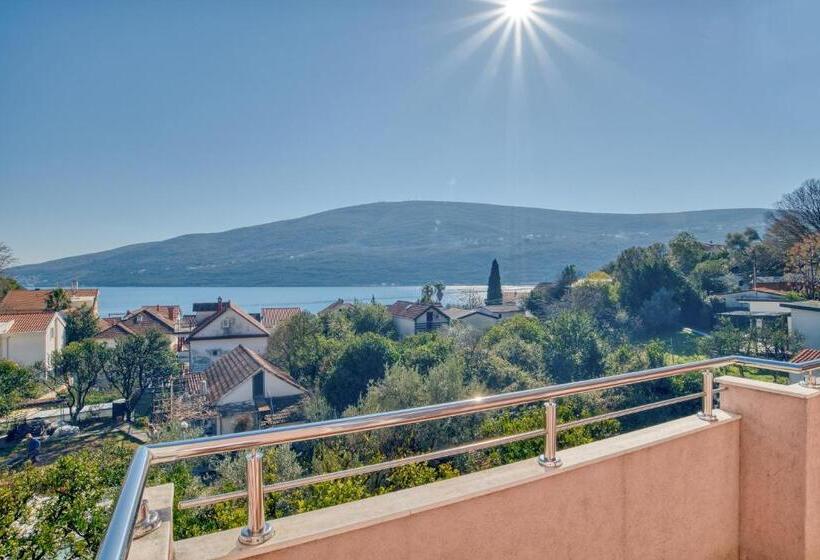 1 Bedroom Deluxe Apartment Sea View, Garni Hotel Milica