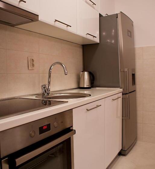 آپارتمان ممتاز سه‌خوابه رو به دریا, Garni Hotel Milica
