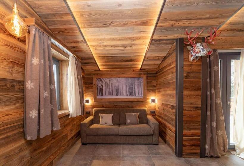 سوییت جونیور, Avalanche   Alpine Boutique