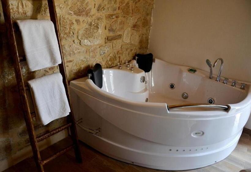 סוויטה דלוקס, Agriturismo Fontefredda