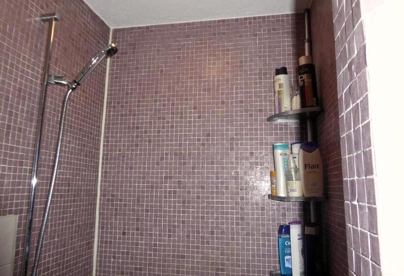 Апартаменты 3 Спальни, Guntli’s Family Guesthouse