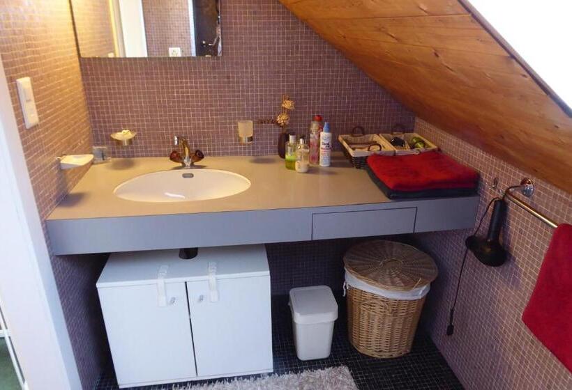 Апартаменты 3 Спальни, Guntli’s Family Guesthouse