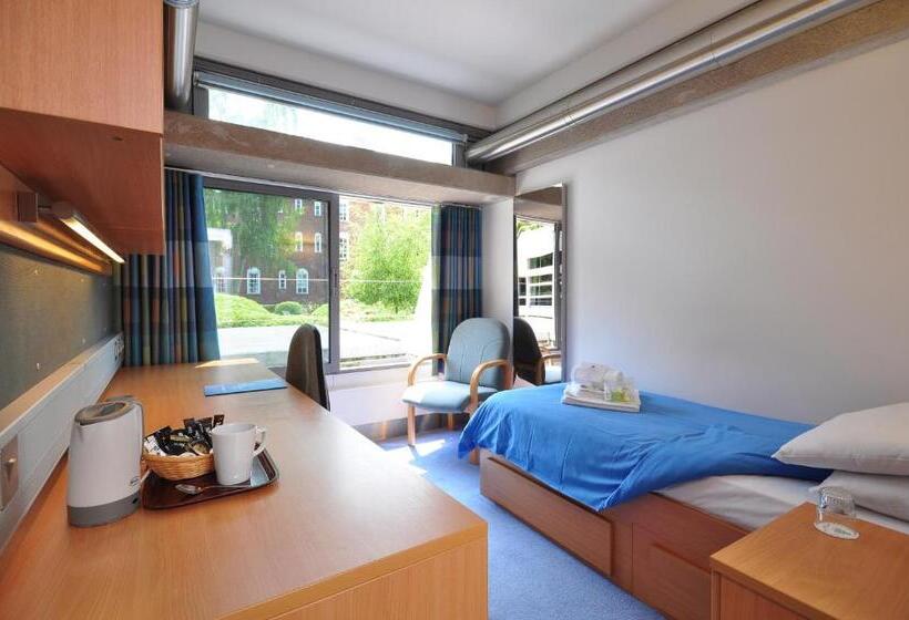 اتاق استاندارد یک نفره, Christ S College Cambridge