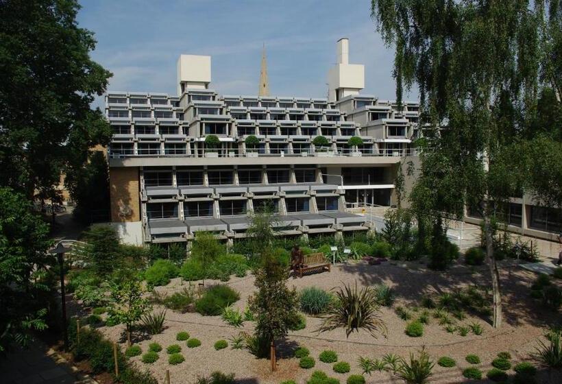 اتاق استاندارد یک نفره, Christ S College Cambridge