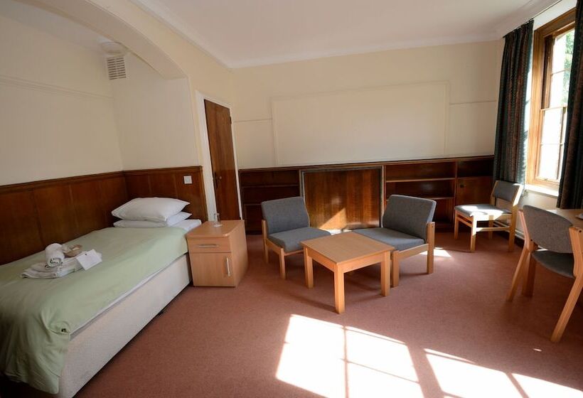 اتاق استاندارد یک تخته با سرویس بهداشتی مشترک, Christ S College Cambridge