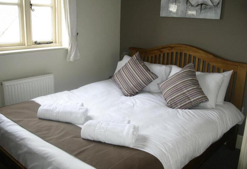 غرفة عائلية, The Chequers Inn