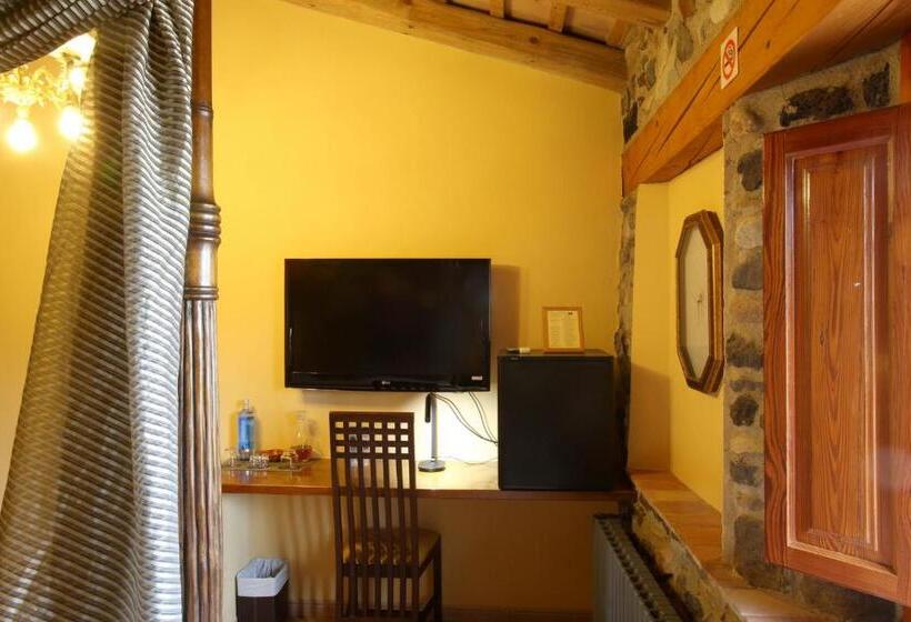 Suíte com Hidromassagem, Mas La Casassa
