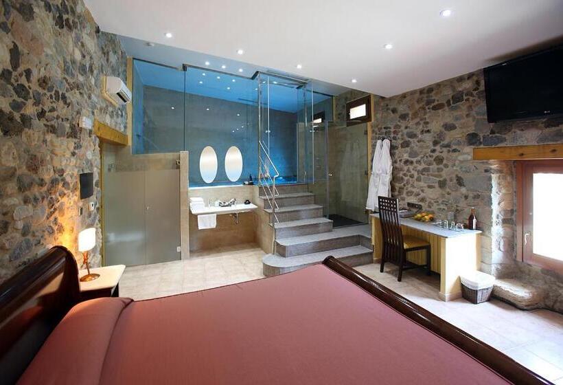 Suíte com Piscina, Mas La Casassa