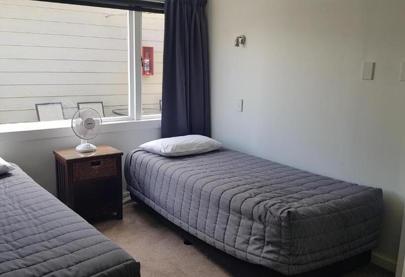 Cabana, Accent On Taupo Motor Lodge