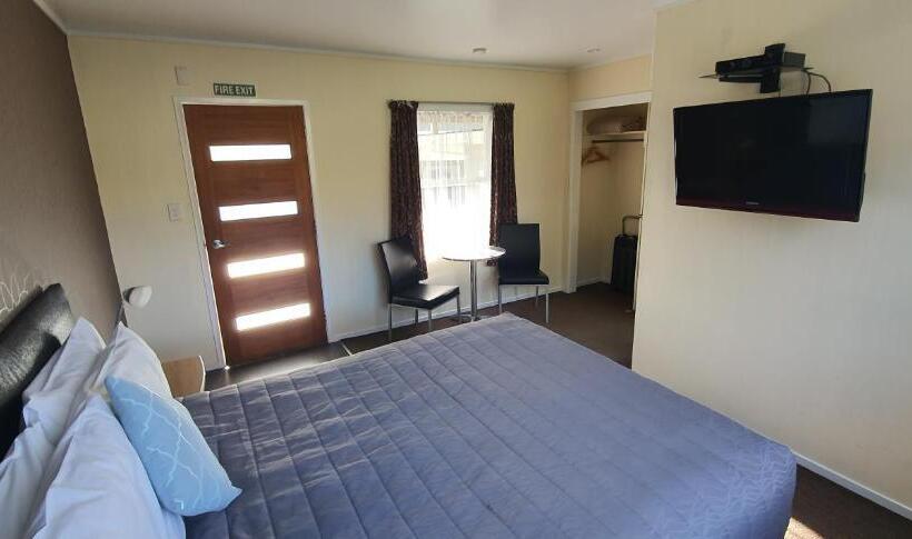 Basic Studio, Accent On Taupo Motor Lodge