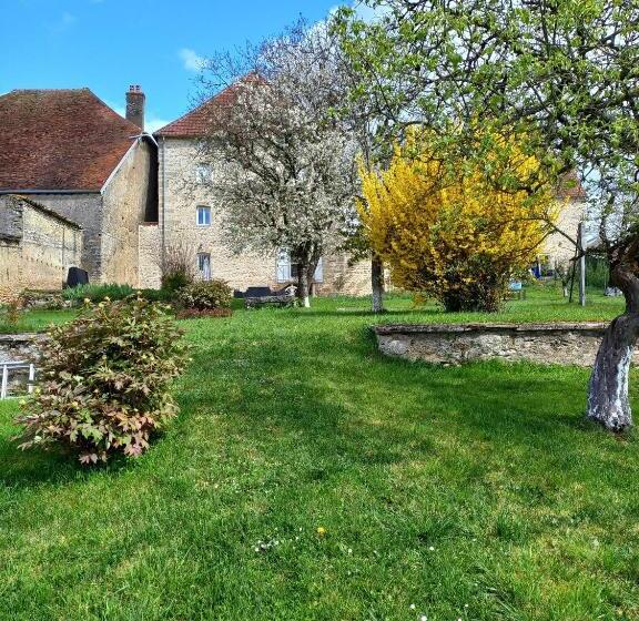 Четырехместный Номер Стандарт, Chambres D Hôtes Le Moulin à Epices