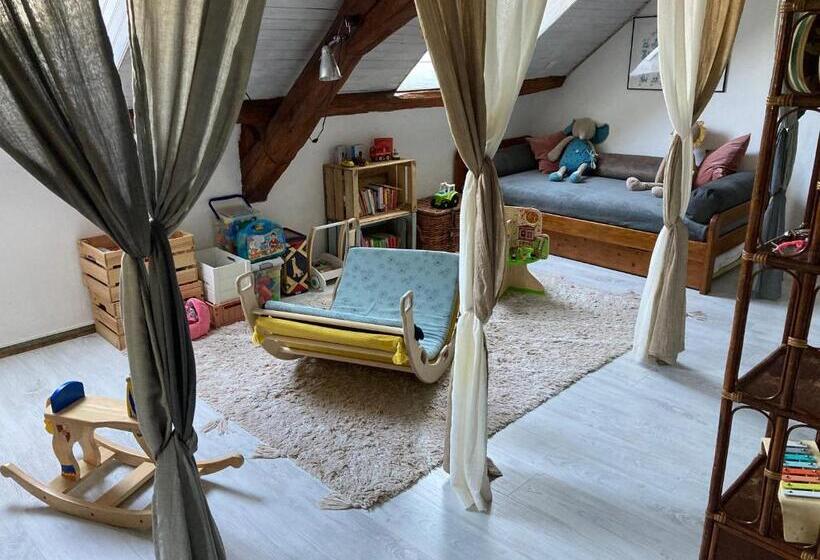 Трехместный Номер Стандарт Вид на Сад, Chambre D Hôtes Chez Gustave & Compagnie