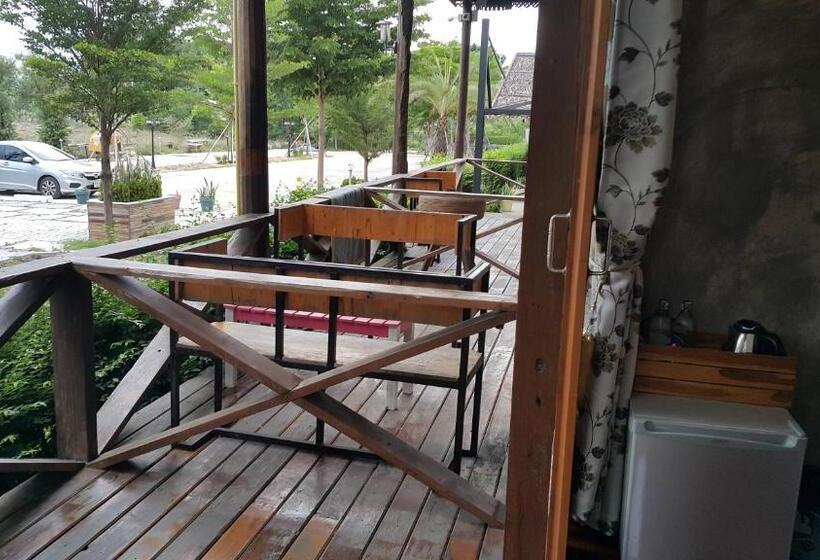 Номер Стандарт Вид на Сад, Ingaun Resort Kanchanaburi