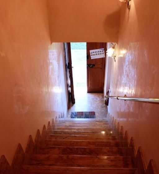 آپارتمان 1 خوابه, Rea Villa