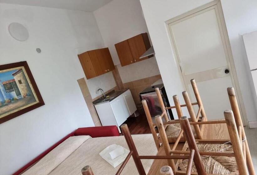 اتاق استاندارد چهار تخته, Rea Villa