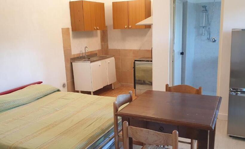 اتاق استاندارد چهار تخته, Rea Villa