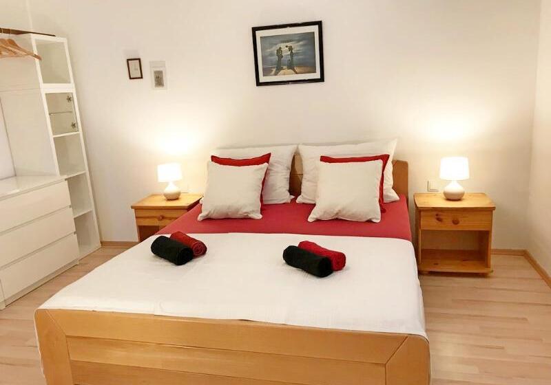 Апартаменты 1 Спальня, Apartments And Rooms Mladenka