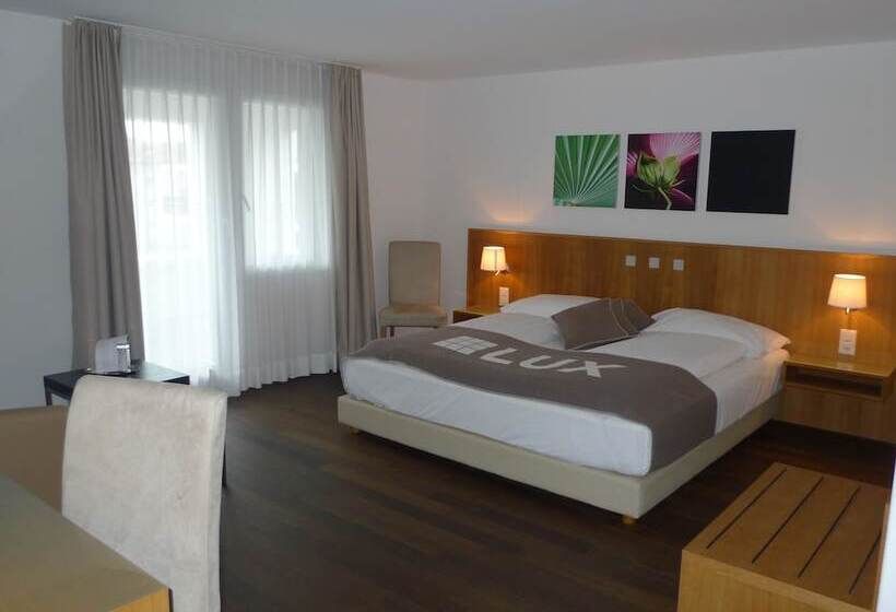 Номер Стандарт с Балконом, Businesshotel Lux