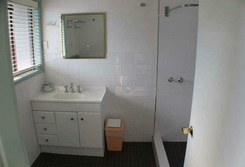 Кровать в Общей Комнате, Lake Forbes Motel