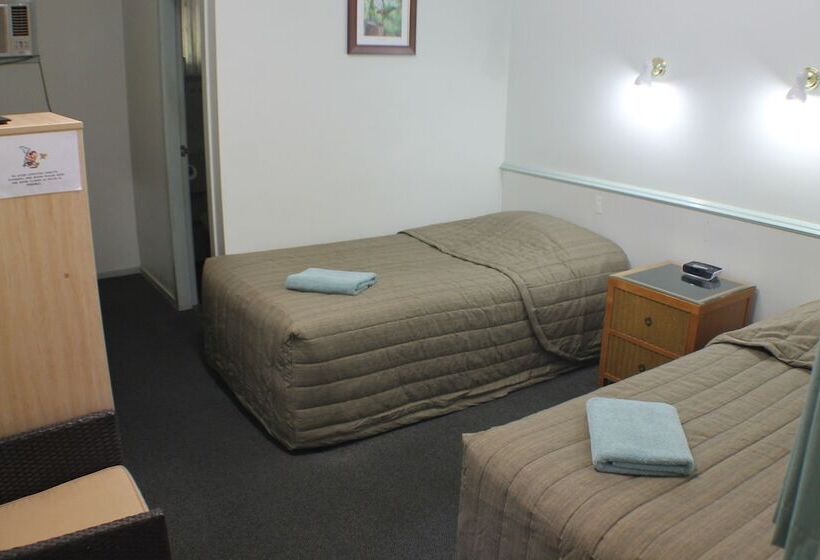 Номер Стандарт, Lake Forbes Motel