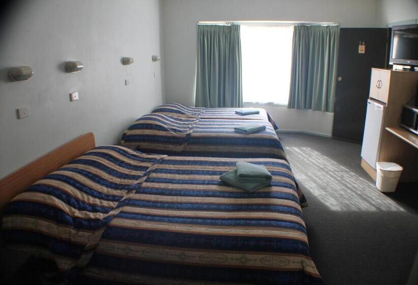 Семейный Номер, Lake Forbes Motel