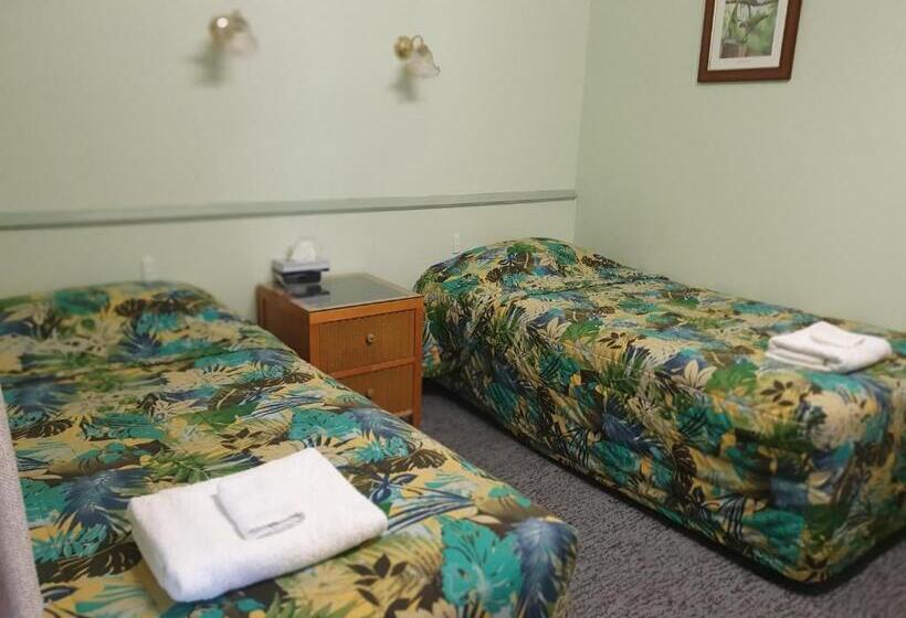 Номер Стандарт, Lake Forbes Motel