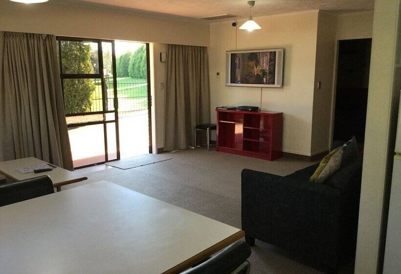 Апартаменты 2 Спальни, Beetham Park Motel