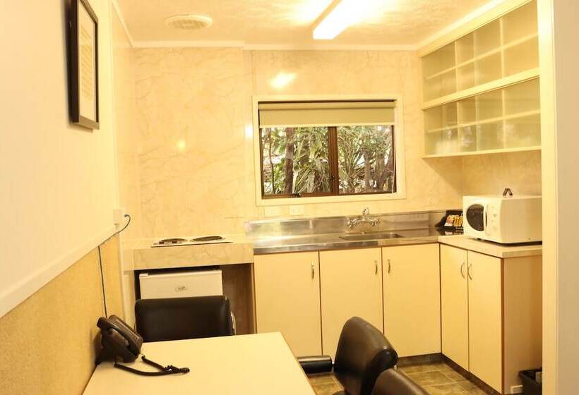 Апартаменты 2 Спальни, Beetham Park Motel