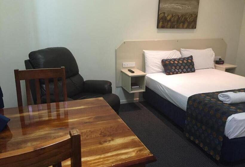 Студия Стандарт, Bluewater Harbour Motel